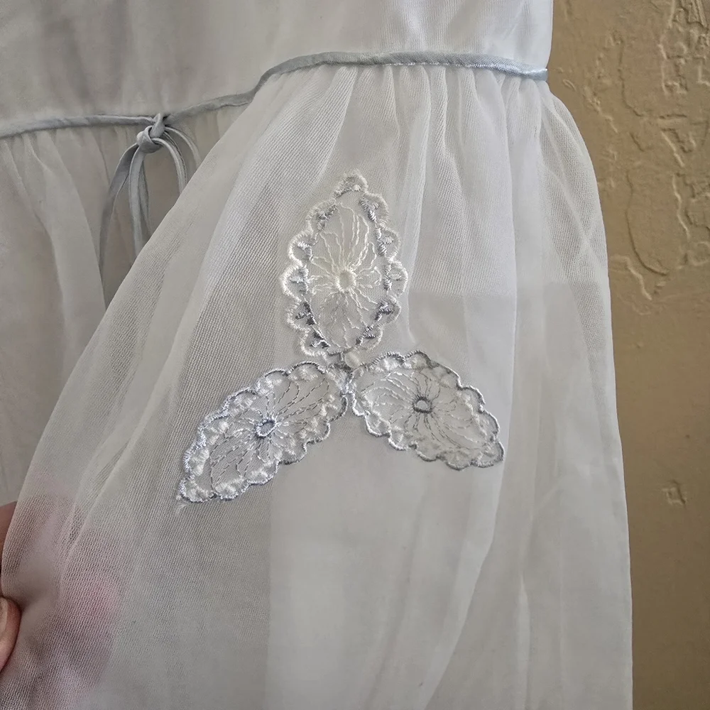 VTG 50s White Sheer Nylon Embroidered Nightgown Peignoir Dress - Coquette S/ - Picture 14 of 16